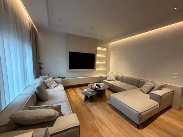 Tirane, shitet apartament 3+1+Ballkon Kati 5, 135 m² 565.000 € (355693414015)