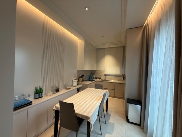 Tirane, shitet apartament 3+1+Ballkon Kati 5, 135 m² 565.000 € (355693414015)