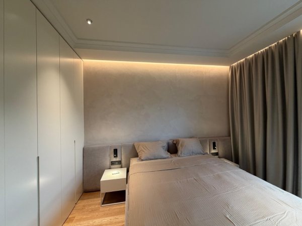 Tirane, shitet apartament 3+1+Ballkon Kati 5, 135 m² 565.000 € (355693414015)