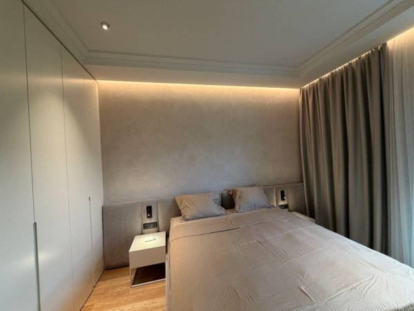 Tirane, shitet apartament 3+1+Ballkon Kati 5, 135 m² 565.000 € (355693414015)