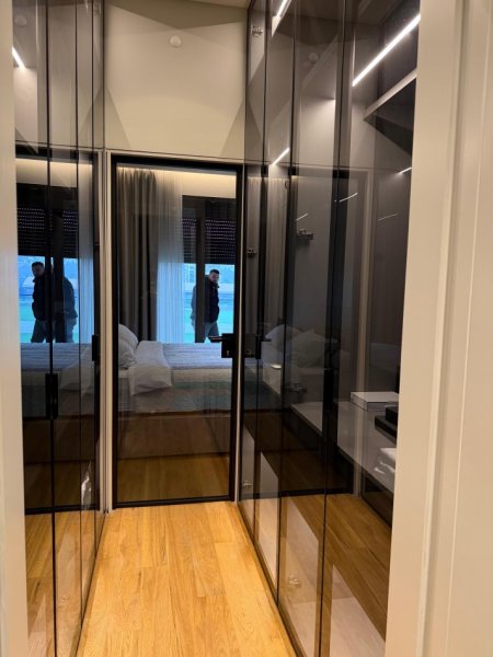 Tirane, shitet apartament 3+1+Ballkon Kati 5, 135 m² 565.000 € (355693414015)