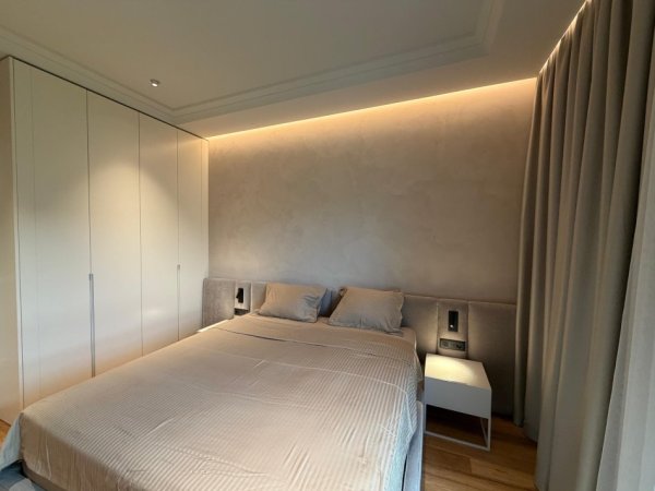 Tirane, shitet apartament 3+1+Ballkon Kati 5, 135 m² 565.000 € (355693414015)