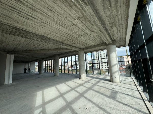 Elbasan, shitet ambjent biznesi Kati 2, 500 m² 499.000 € (ne qender te Elbasanit)