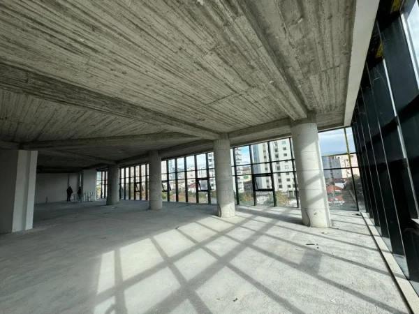 Elbasan, shitet ambjent biznesi Kati 2, 500 m² 499.000 € (ne qender te Elbasanit)