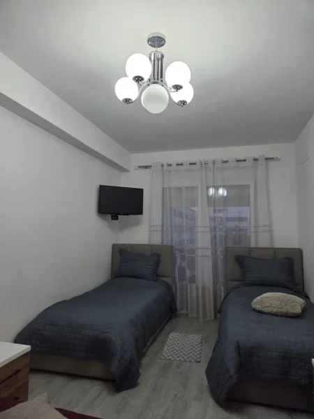 Tirane, jepet me qera apartament 3+1+Aneks+Ballkon , 146 m² 65000 mije leke (5 maji)