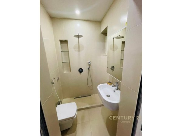 Tirane, jepet me qera apartament 2+1+Ballkon Kati 5, 103 m² 480 € (kodra e priftit)