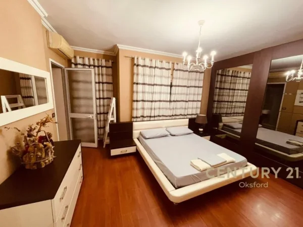 Tirane, jepet me qera apartament 2+1+Ballkon Kati 5, 103 m² 480 € (kodra e priftit)