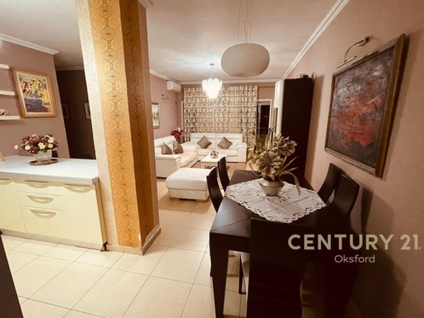 Tirane, jepet me qera apartament 2+1+Ballkon Kati 5, 103 m² 480 € (kodra e priftit)