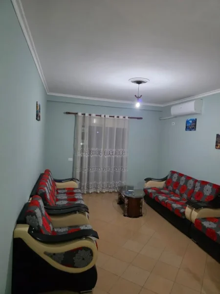 Tirane, jepet me qera apartament 2+1+Ballkon Kati 4, 114 m² 350 € (Rruga at zef pellumbi, mezez- kashar,)