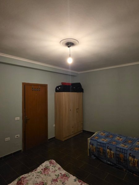 Tirane, jepet me qera apartament 2+1+Ballkon Kati 4, 114 m² 350 € (Rruga at zef pellumbi, mezez- kashar,)