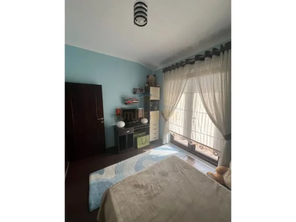 Tirane, shitet Vile , 351 m² 600.000 €