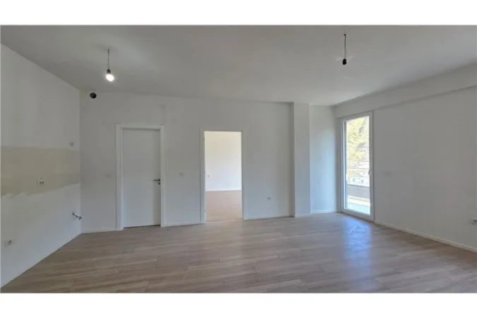 Vlore - Lungomare, shitet apartament 1+1+Ballkon Kati 8, 85 m² 148.500 € (Rruga Reshat Osmani, Vlore)