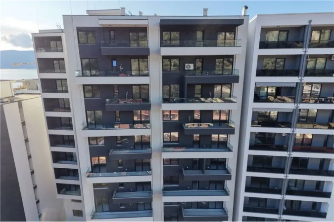 Vlore - Lungomare, shitet apartament 1+1+Ballkon Kati 8, 85 m² 148.500 € (Rruga Reshat Osmani, Vlore)