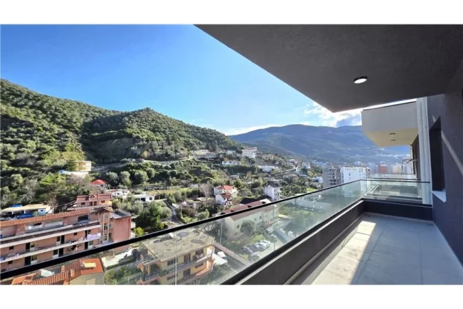 Vlore - Lungomare, shitet apartament 1+1+Ballkon Kati 8, 85 m² 148.500 € (Rruga Reshat Osmani, Vlore)