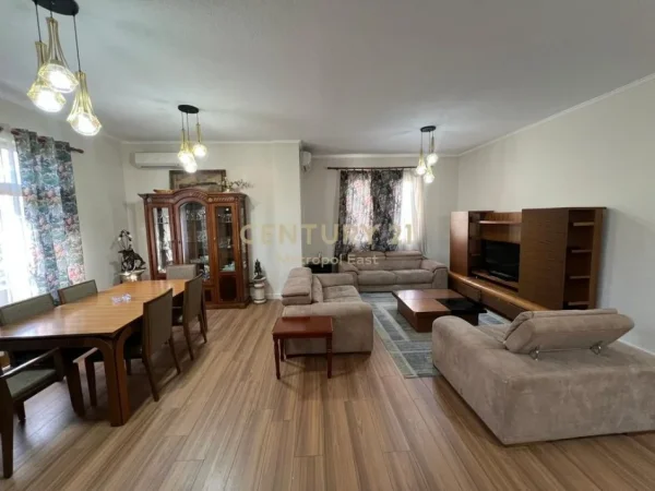 Tirane, jepet me qera Vile 3+1 Kati 3, 177 m² 1.415 € (Ambasada Amerikane)