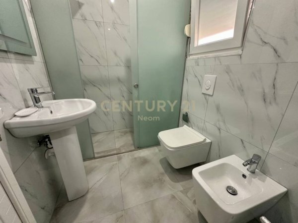 Tirane, jepet me qera Vile 3+1 Kati 1, 120 m² 1.550 € (Lunder)