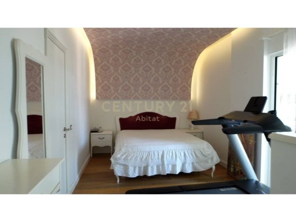 Tirane, shes apartament 4+1 Kati 5, 200 m² 620.000 € (Kopshti Zoologjik)