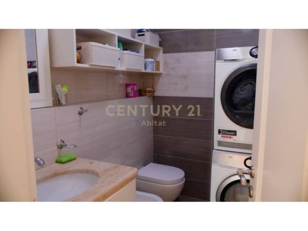 Tirane, shes apartament 4+1 Kati 5, 200 m² 620.000 € (Kopshti Zoologjik)