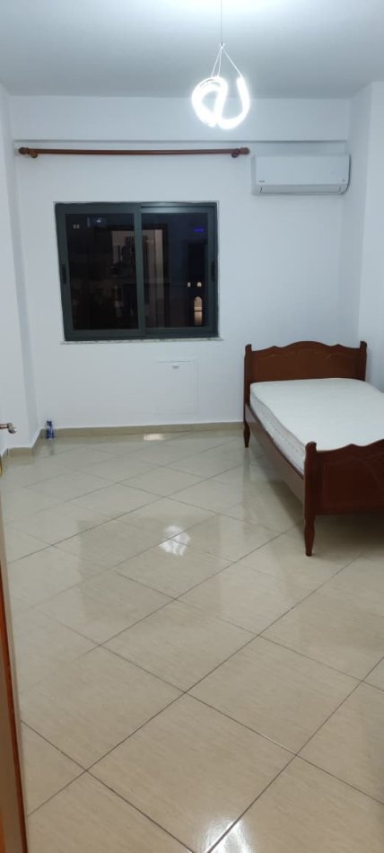 Tirane, jepet me qera apartament 2+1+Ballkon Kati 3, 94 m² 600 € (Don Bosko/Shkolla 9-vjecare Vace Zela)