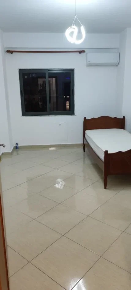 Tirane, jepet me qera apartament 2+1+Ballkon Kati 3, 94 m² 600 € (Don Bosko/Shkolla 9-vjecare Vace Zela)