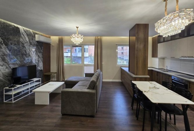 Tirane, jepet me qera apartament 2+1 Kati 2, 120 m² 550 € (Kopshti Botanik)