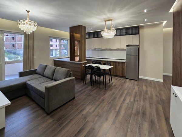 Tirane, jepet me qera apartament 2+1 Kati 2, 120 m² 550 € (Kopshti Botanik)