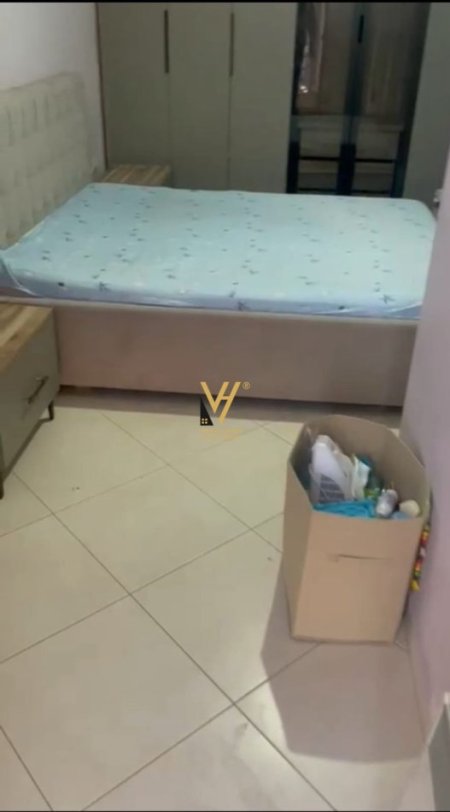 Tirane, jepet me qera apartament 2+1+Ballkon Kati 5, 98 m² 450 € (FRESK)