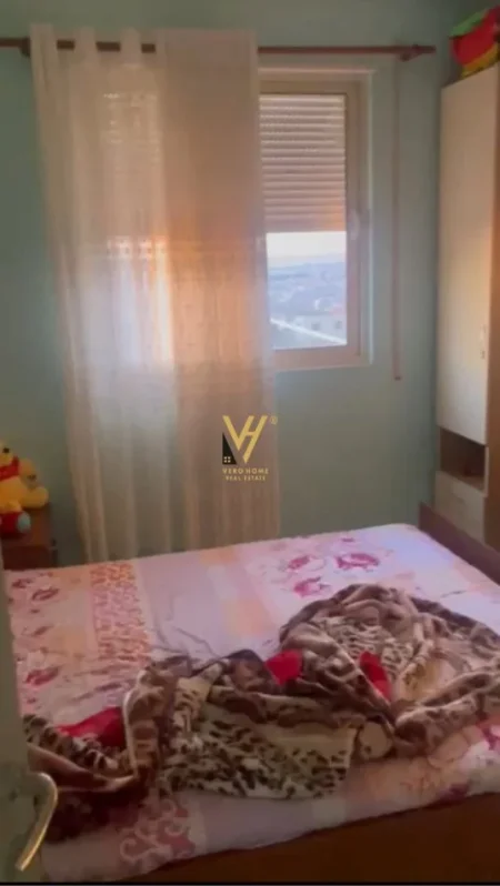 Tirane, jepet me qera apartament 2+1+Ballkon Kati 5, 98 m² 450 € (FRESK)