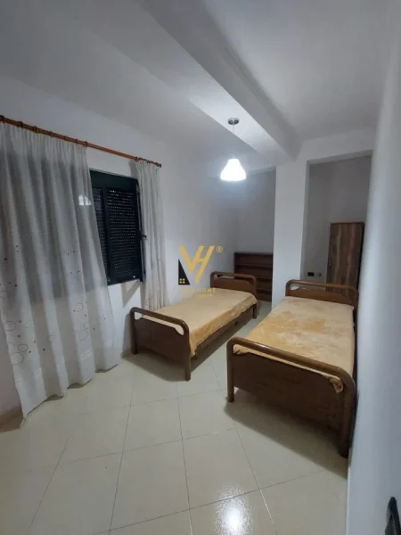 Tirane, jepet me qera apartament 2+1+Ballkon Kati 3, 85 m² 450 € (SHKOLLA BAJRAM CURRI)