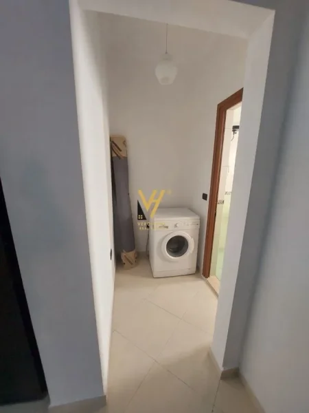 Tirane, jepet me qera apartament 2+1+Ballkon Kati 3, 85 m² 450 € (SHKOLLA BAJRAM CURRI)