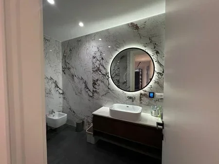 Tirane, shitet apartament 2+1+Ballkon Kati 5, 132 m² 800.000 € (Lake View residenc)