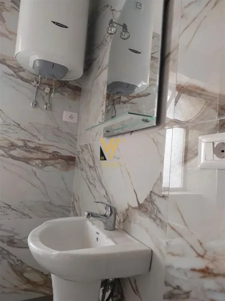 Tirane, jepet me qera apartament 1+1+Ballkon Kati 2, 60 m² 530 € (RRUGA BARDHYL)