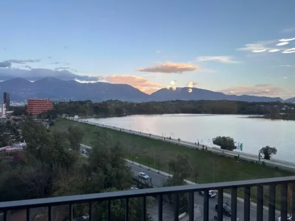 Tirane, shitet apartament 2+1 Kati 5, 133 m² (Lake View Residence)