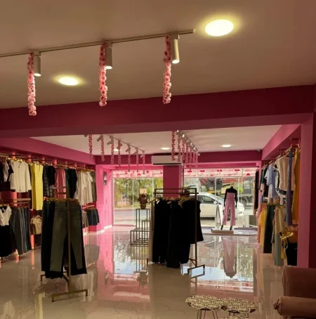 Tirane, jepet me qera dyqan Kati 0, 30 m² 800 € (VASIL SHANTO)