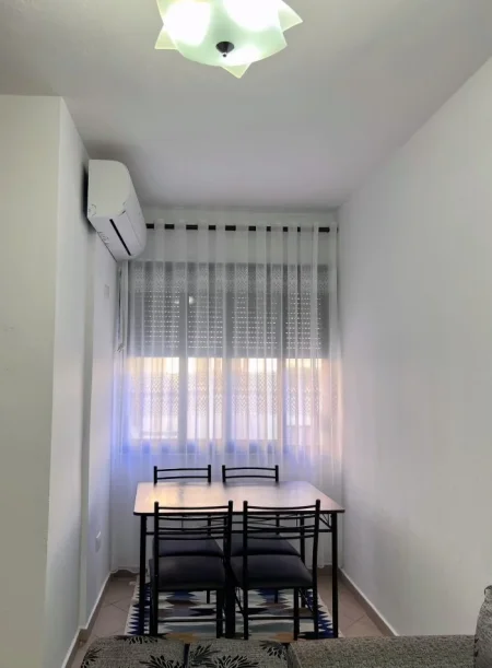 Durres, jepet me qera apartament 1+1 Kati 6, 62 m² (Lagjia 13, Plazh) me ashensor, afer Hotel Horizont