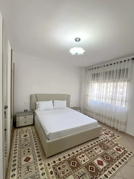 Durres, jepet me qera apartament 1+1 Kati 6, 62 m² (Lagjia 13, Plazh) me ashensor, afer Hotel Horizont