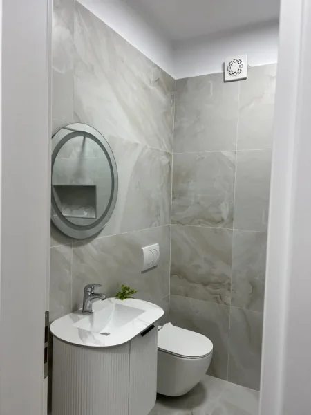 Durres, jepet me qera apartament 1+1 Kati 6, 62 m² (Lagjia 13, Plazh) me ashensor, afer Hotel Horizont