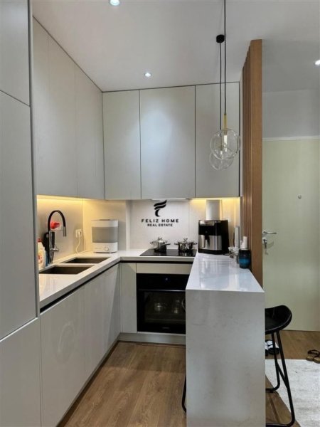 Tirane, jepet me qera apartament 1+1 Kati 5, 70 m² 650 € (RRUGA NDRE MJEDA)