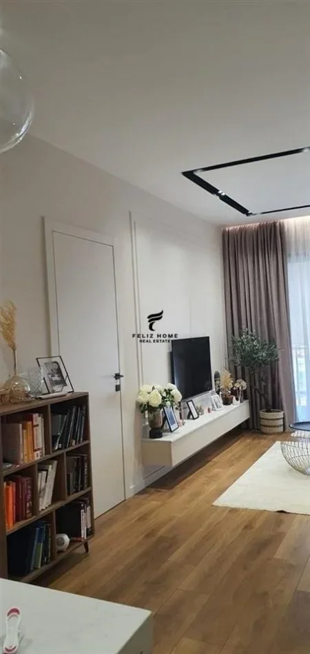 Tirane, jepet me qera apartament 1+1 Kati 5, 70 m² 650 € (RRUGA NDRE MJEDA)