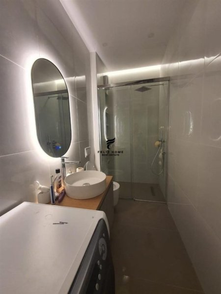 Tirane, jepet me qera apartament 1+1 Kati 5, 70 m² 650 € (RRUGA NDRE MJEDA)