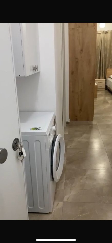 Tirane, jepet me qera garsonier 1+1 Kati 6, 30 m² 300 € (Ali Demi)