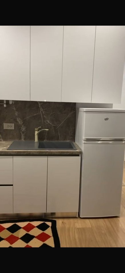 Tirane, jepet me qera garsonier 1+1 Kati 6, 30 m² 300 € (Ali Demi)