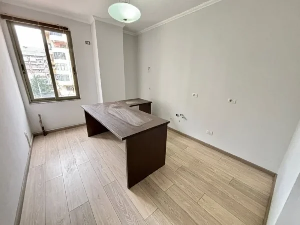 Tirane, shitet apartament 2+1+Aneks+Ballkon Kati 3, 103 m² 258.000 € (Muhamet Gjollesha)