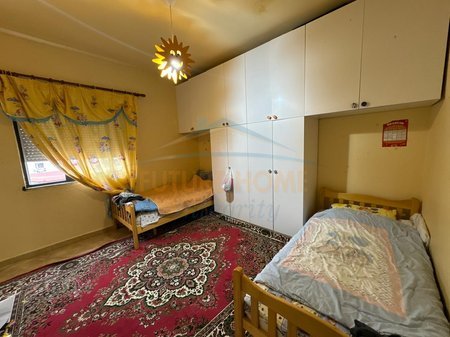 Tirane, shitet apartament 2+1+Ballkon Kati 5, 85 m² 125.000 € (Porcelan)