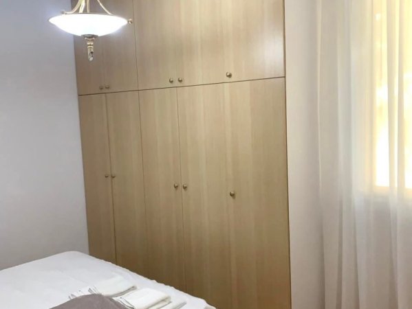 Tirane, shitet apartament 1+1 , 65 m² 148.000 € (liqeni thate)