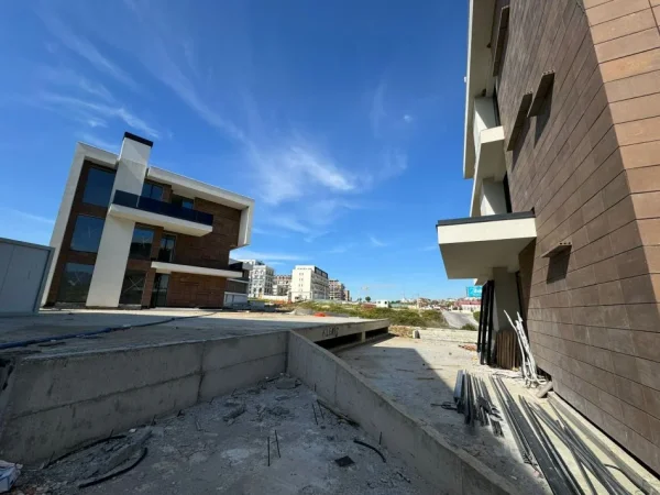 Tirane, shitet apartament 2+1 , 164 m² 320.000 € (tulipan residence)