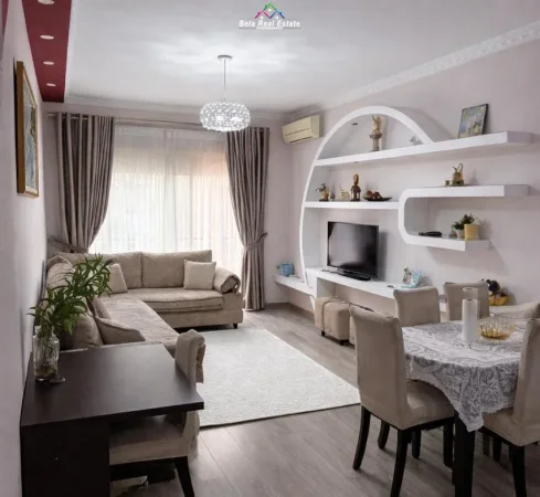 Tirane, jepet me qera apartament 1+1 Kati 5, 74 m² 600 € (Rruga Don Bosko)