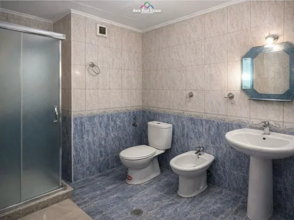 Tirane, jepet me qera apartament 1+1 Kati 5, 74 m² 600 € (Rruga Don Bosko)