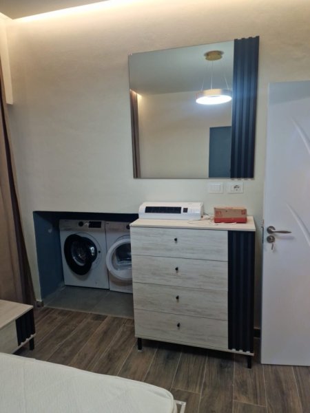 Tirane, jepet me qera apartament 2+1 Kati 1, 88 m² 650 €, Rruga BARRIKADAVE, Tirane.