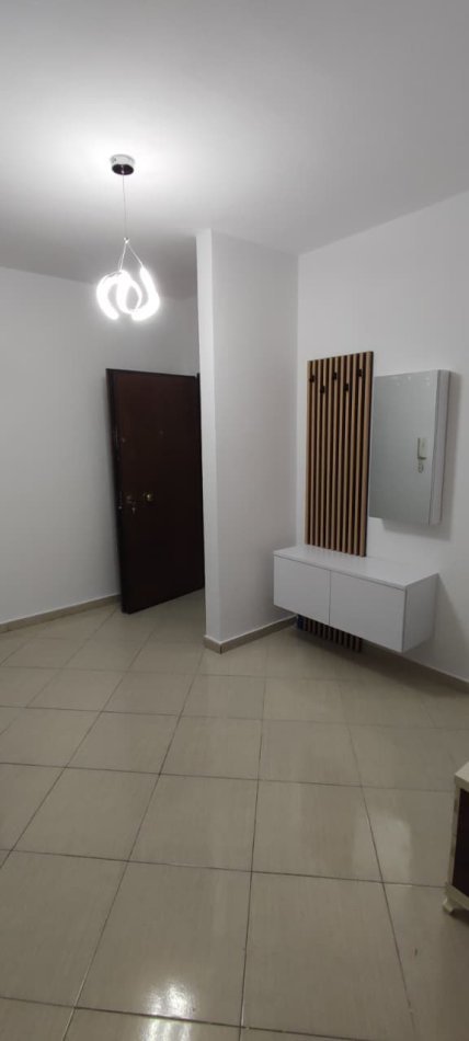 Tirane, jepet me qera apartament 2+1 Kati 3, 87 m² 600 € (Don Bosko, Prane Shkolles Vace Zela, Tirane.)